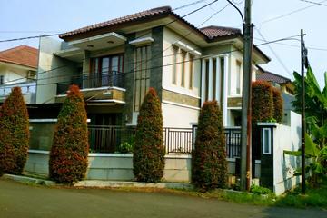 Dijual Rumah di Bukit Permai Ciracas Jambore Jakarta Timur - 4 Kamar Tidur