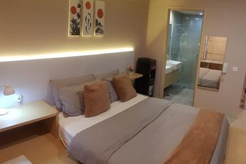 Kasur queen bed