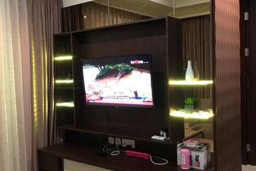 Jual Apartemen Menteng Park Jakarta Pusat, Tower Emerald, 2BR 64m2, Private Lift, Fully Furnished