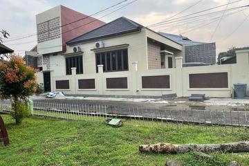 Dijual Rumah Asri Semi Furnished Dalam Komplek Jatiwaringin