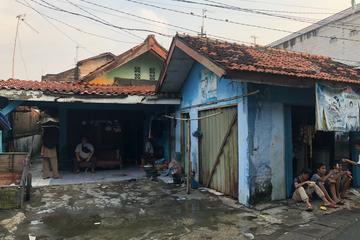 Jual Rumah Tua Hitung Tanah dekat Stasiun Kereta Margajaya Bekasi Selatan
