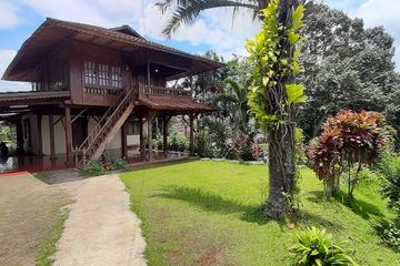 Jual Rumah Hitung Tanah di Main Road Cigadung Bandung