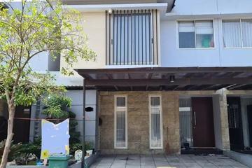 Dijual Rumah 2 Lantai Minimalis di Graha Natura Surabaya