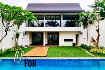 Jual Rumah Mewah 2 Lantai di Kemang Jakarta Selatan - LT 569 m2, LB 500 m2 - YANI LIM 08174969303