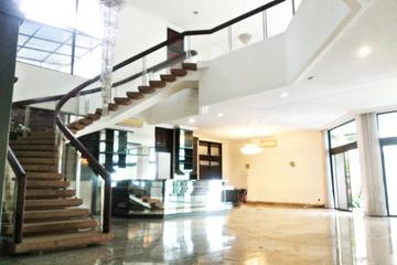 Disewakan Rumah Mewah Furnished di Permata Hijau Jakarta Selatan - 5+1 Kamar Tidur