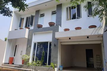 Dijual Rumah 2 Lantai dalam Komplek Megapolitan Cinere - Luas Tanah 400 m2