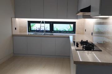 Dijual Rumah Brand New di Area Kemang Barat Jakarta Selatan - Luas Tanah 174 m2, 5+1 Kamar Tidur