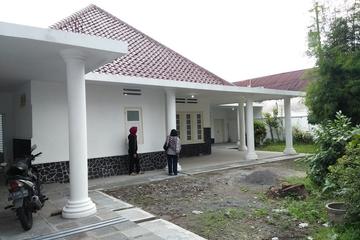 Disewakan Rumah Model Klasik Kolonial dekat Kraton, Strategis dan Nyaman - Lokasi Suryodiningratan, Mantrijeron, Yogyakarta