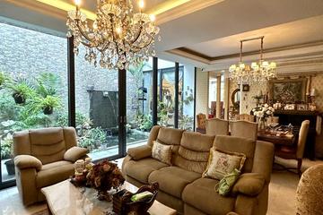 Dijual Rumah di Area Bangka Kemang Jakarta Selatan - 3 Lantai, 4+2 Kamar Tidur, Semi Furnished