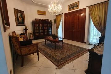 Jual Cepat dan Murah Rumah Asri dan Terawat di Cipete Jakarta Selatan - 4+1 Kamar Tidur