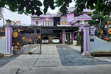 Jual Butuh Cepat Rumah Mewah di Jatiasih Bekasi - 7 Kamar Tidur
