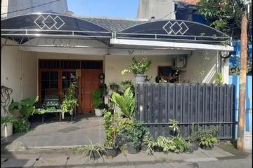 Jual Cepat!! Rumah Asri di Pondok Bambu, Jakarta Timur, Strategis Bebas Banjir