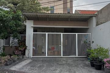 Jual Rumah Siap Huni di Jalan Saronojiwo Tenggilis Mejoyo Surabaya - 2 Lantai, 4 Kamar Tidur