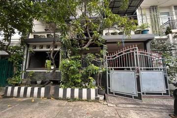Jual Rumah 2 Lantai SHM di Wisma Permai Tengah Surabaya - 5 Kamar Tidur, Hadap Utara