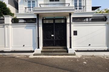 Jual Rumah Baru Klasik Mewah di dalam Komplek Gudang Peluru, Tebet, Jakarta Selatan - Fully Furnished