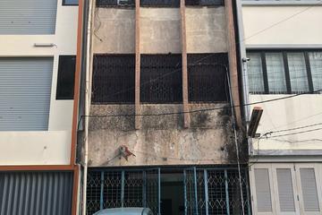 Ruko yang di tengah