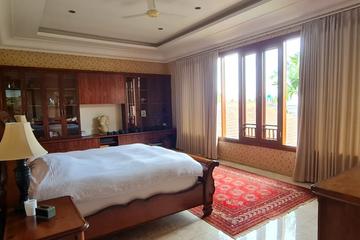 Jual Rumah Nyaman dan Asri di Cipete Jakarta Selatan - 6 Bedroom