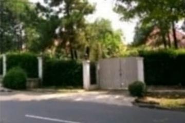 Jual Rumah Tinggal Asri dan Nyaman di Margasatwa, Jakarta Selatan - Luas Tanah 1.661 m2