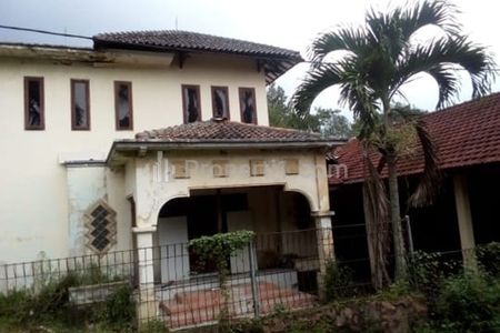 Jual Villa 8 Kamar Siap Huni di Trawas Mojokerto