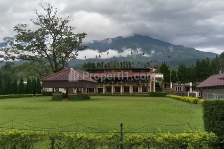Jual Villa Trawas Mojokerto - Sangat Luas, View Bagus, Terawat, dan Kokoh Kuat