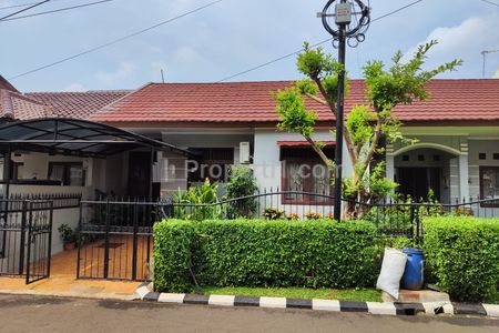 Dijual Rumah Lokasi Strategis di Meruyung Limo Depok, 1.5 km ke Pintu Tol Sawangan - Luas Tanah 218 m2