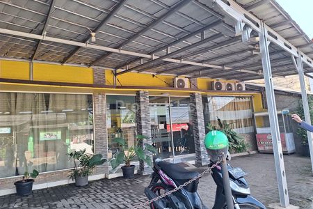 Jual Ruko 2 Lantai Pinggir Jalan di Limo Cinere - Kamar Tidur 7 - Kamar Mandi 6