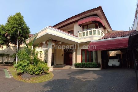Disewakan Rumah Mewah di Terusan Gaharu, Cilandak Barat, Jakarta Selatan