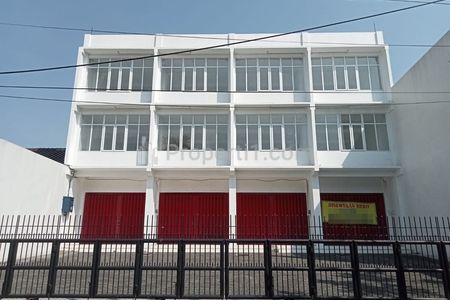 Sewa Ruko Baru 3 Lantai di Jalan Raya Dharmahusada Gubeng Surabaya