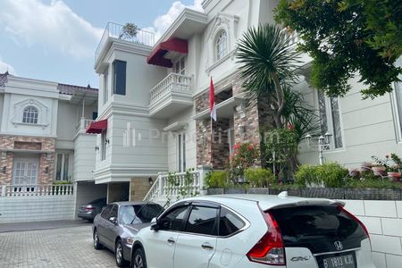 Jual Murah Rumah 3 Lantai Siap Huni di Cilandak Jakarta Selatan