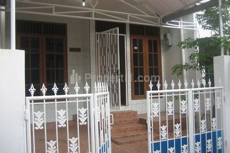 Disewakan Rumah 2 Lantai di Jalan Harpa 4, Kelapa Gading, Jakarta Utara