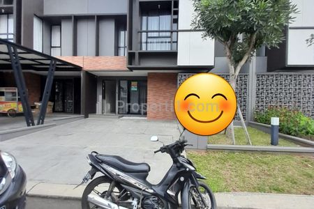 Jual Rumah di Suvarna Sutera Cluster Flavio Tangerang - Harga di Bawah Pasaran