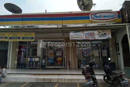 Tampak Depan, Ada Minimarket