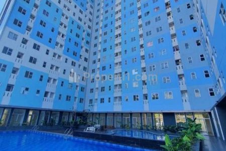 Tampak Depan Apartemen, Menghadap Kolam Renang