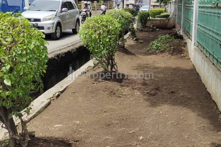 Jual Rumah Halaman Luas Strategis di Pinggir Jalan Raya Jatimakmur Pondok Gede Bekasi
