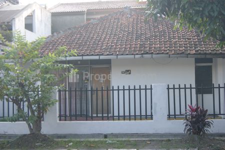 Dijual Rumah 3 Kamar di Jalan Pluto Raya Blok A4 Margahayu Raya Bandung