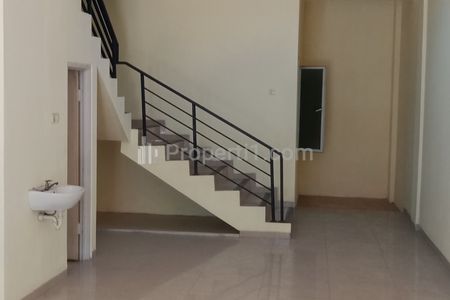 Jual Cepat Ruko 3 Lantai di Muara Karang Jakarta Utara - Hadap Timur