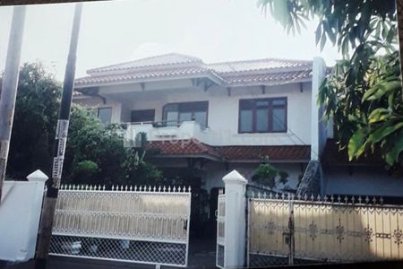 Sewa Rumah Mewah dalam Perumahan di Ragunan Jakarta Selatan - Ada Kolam Renang, Lingkungan Asri