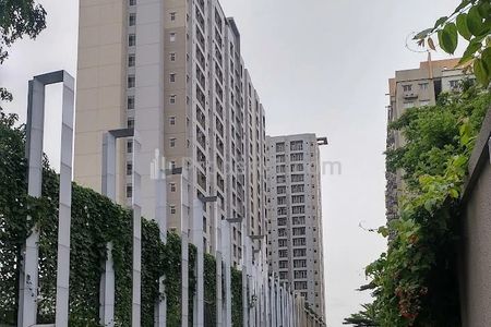Tampak depan Tower