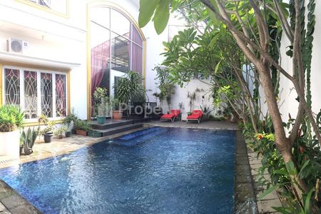 Jual Rumah Cozy + Kolam Renang Boulevard Raffles Hills Cibubur