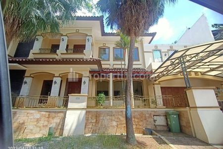 Jual Rumah Cozy American Classic dalam Cluster Raffles Hills Cibubur