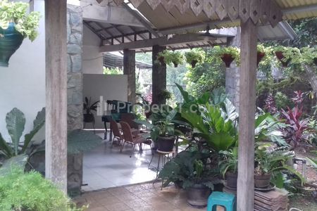Rumah Dijual Perlu Renov dalam Komplek Mega Cinere