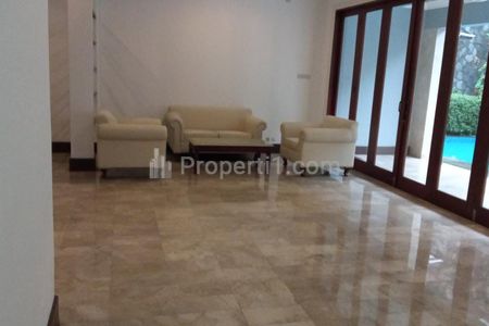 Disewakan Rumah 4 Kamar di Dharmawangsa Jakarta Selatan