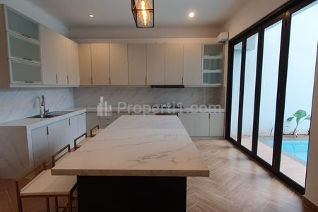 Sewa Rumah di Perumahan Villa Cinere Mas Pangkalan Jati - Private Pool - 5 Kamar Tidur