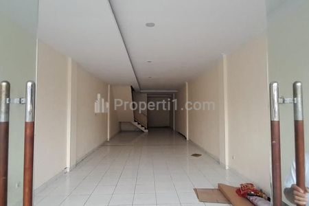 Disewakan Ruko 2.5 Lantai Strategis Kawasan Kemang - Jakarta Selatan *Bangunan Baru*