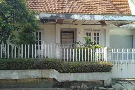 Jual Rumah 2 Lantai Lokasi Strategis di Daerah Pasteur, BTC Mall, dekat Husein Sastranegara Airport, dekat Jalan Tol Bandung Jawa Barat