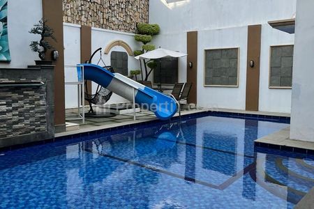 Dijual Rumah Mewah Full Furnished di Cempaka Putih Jakarta Pusat - 2 Lantai, 4+1 Kamar Tidur