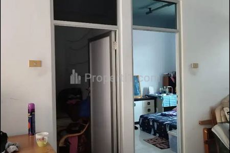 Dijual Rumah 3 Lantai Strategis di Serdang Baru Kemayoran Jakarta Pusat - Lokasi di Pinggir Jalan Utama, Cocok untuk Tempat Tinggal dan Usaha