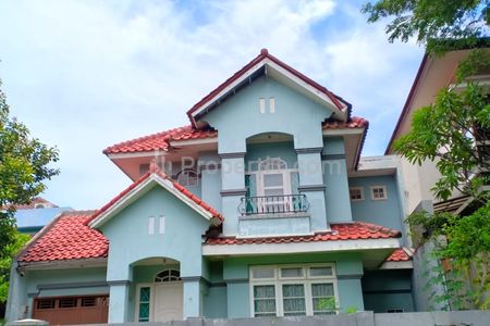 Dijual Rumah 2 Lantai di Kota Wisata Cibubur - 4+1 Kamar Tidur