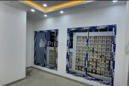 Dijual Rumah Mewah 4 Lantai di Meruya Utara, Kembangan, Jakarta Barat