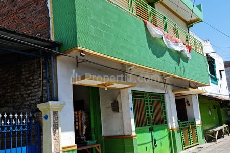 Jual Rumah Kost Strategis di Simorejo Daerah Simomulyo Surabaya - 3 Lantai, 19 Kamar Tidur